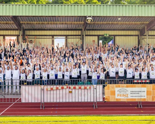 Die Mitarbeiter der St. Elisabeth Gruppe – Katholische Kliniken Rhein-Ruhr beim St. Elisabeth Firmenlauf 2025