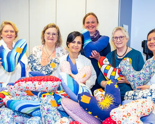 100 Herzkissen für das Brustzentrum