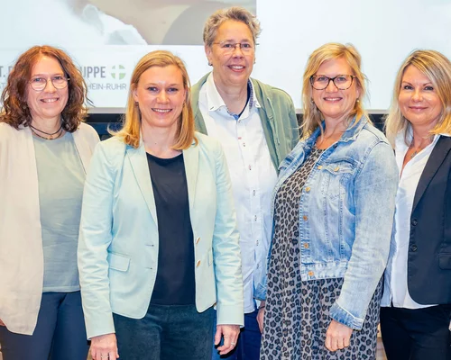 Die Experten der Hebammenschule der St. Elisabeth Gruppe informierten Hebammen zur Notfallversorgung in der Geburtshilfe.