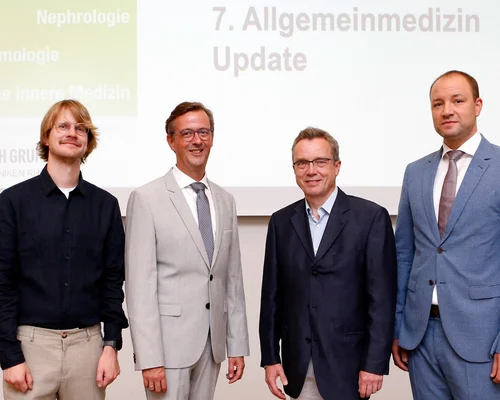 (v. l. n. r.): Dr. Sebastian Bertram, Prof. Dr. Timm Westhoff, Dr. Johannes Schweinfurth und Prof. Dr. Christian Ukena